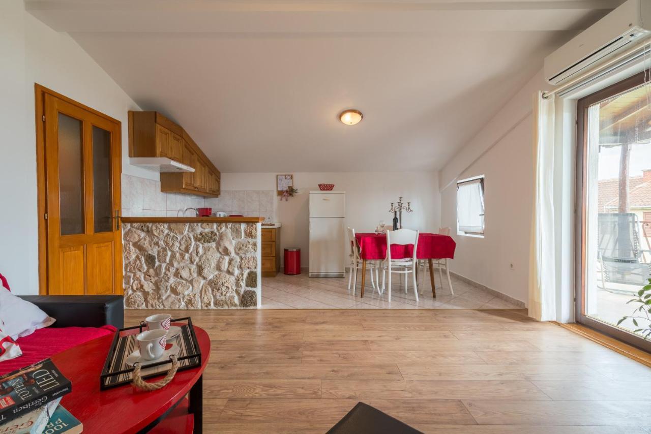 Apartments Bepina Biograd Na Moru Esterno foto