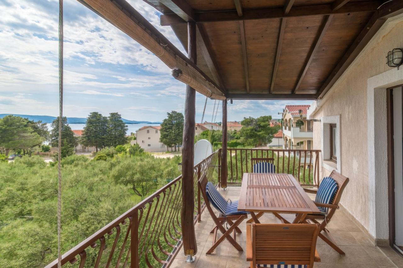 Apartments Bepina Biograd Na Moru Esterno foto