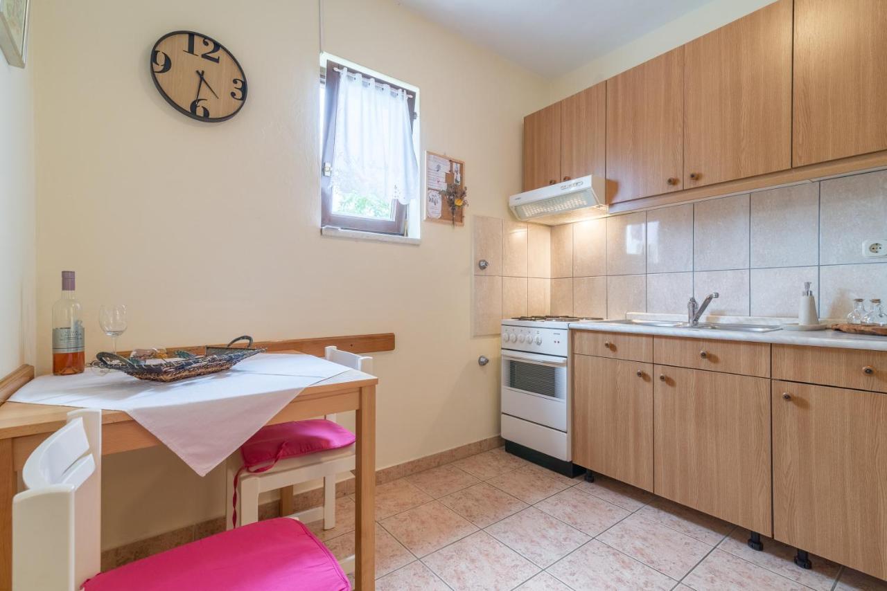Apartments Bepina Biograd Na Moru Esterno foto