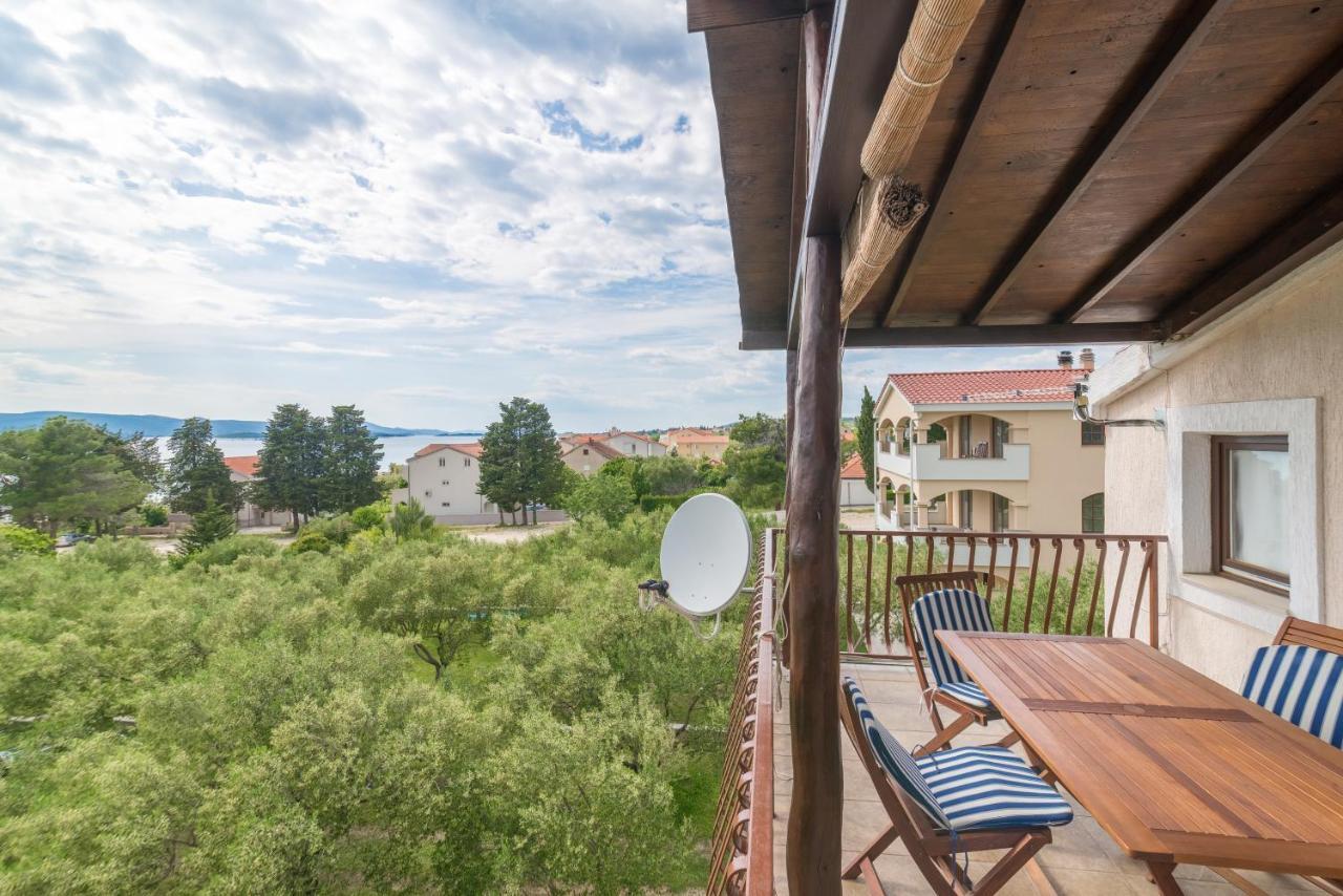 Apartments Bepina Biograd Na Moru Esterno foto