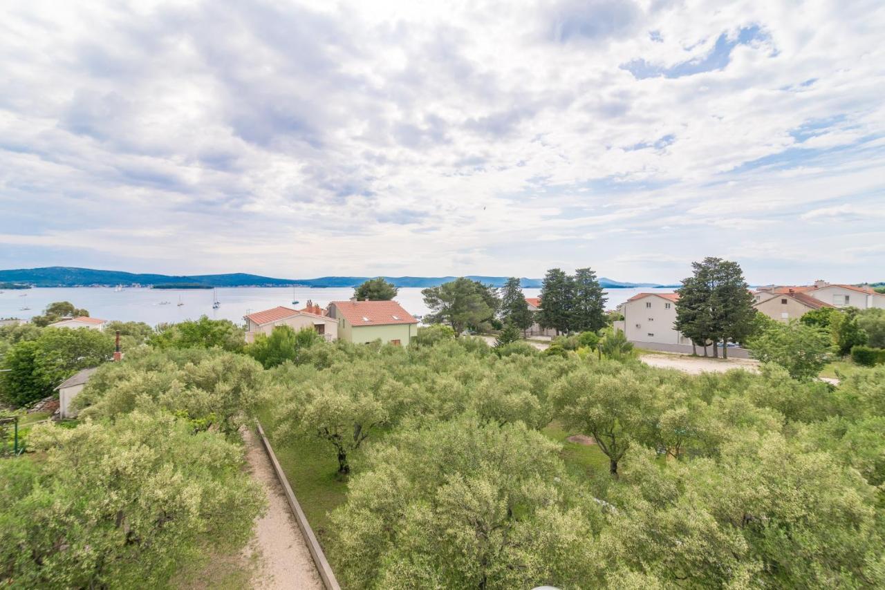 Apartments Bepina Biograd Na Moru Esterno foto